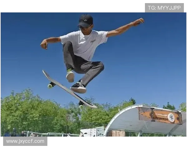 杭州滑板队在极限运动会中以91分稳居积分榜首位