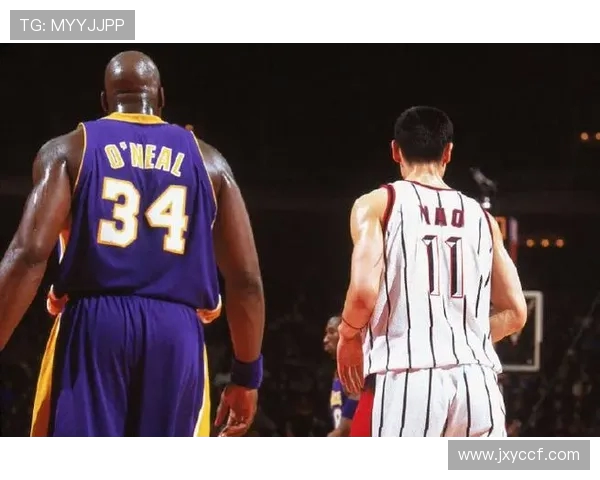 姚明与奥尼尔巅峰对决高清回顾两位巨星的传奇时刻与精彩瞬间